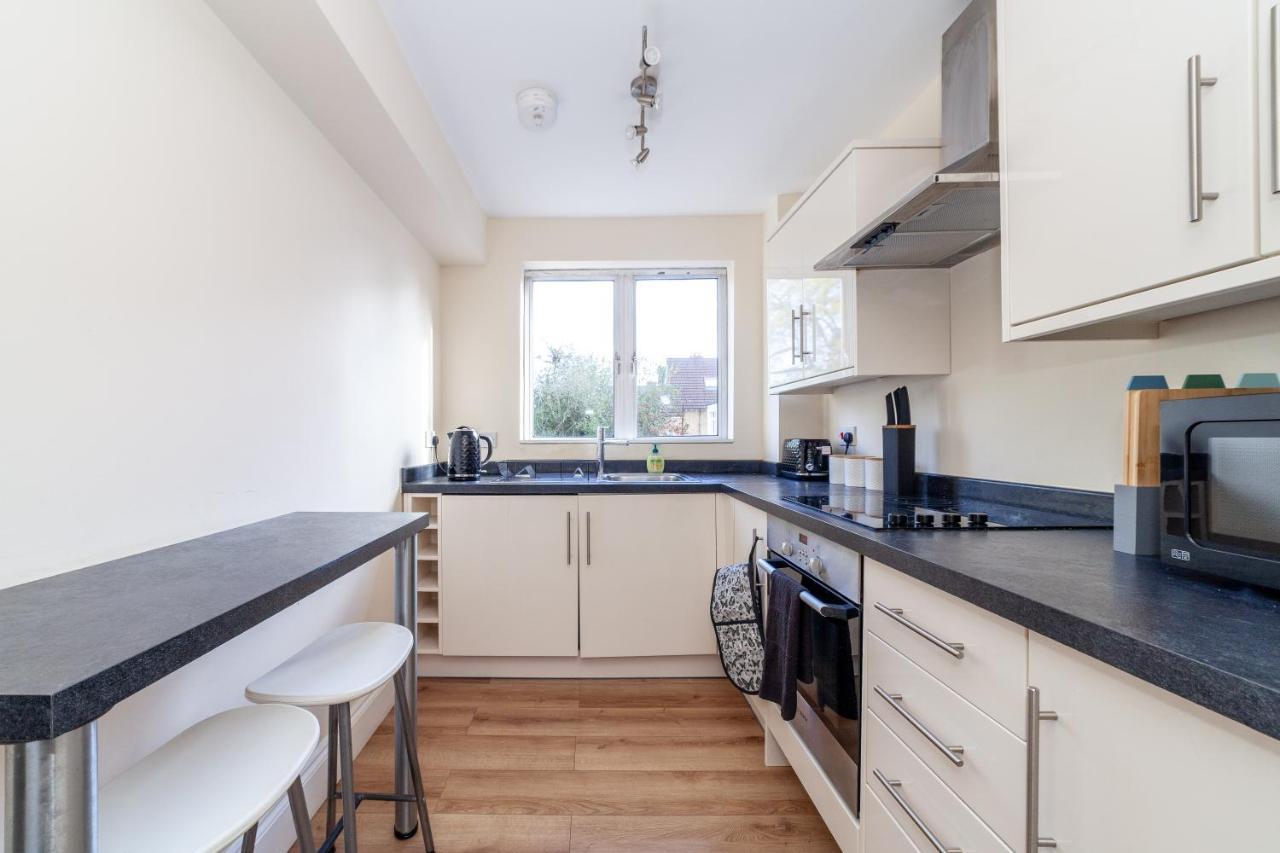 Lovely Studio Flat In Wimbledon W/ Free Parking Londres Exterior foto