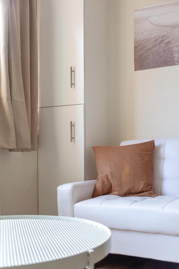 Lovely Studio Flat In Wimbledon W/ Free Parking Londres Exterior foto